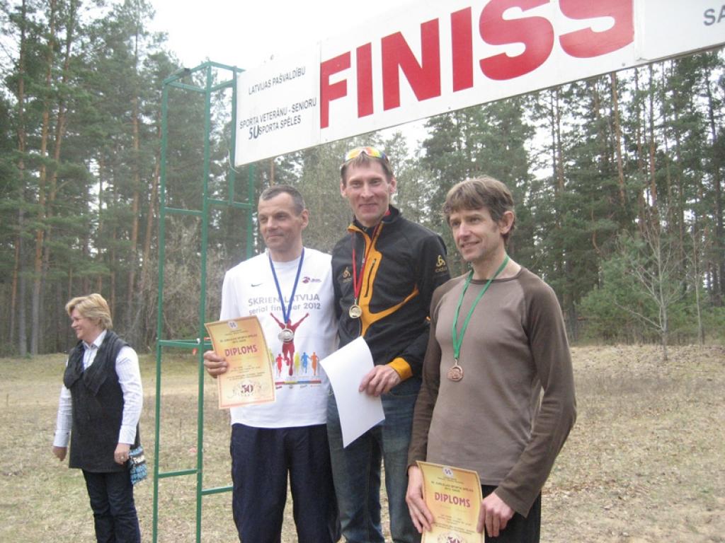 Latvijas Neatkarības atjaunošanas dienā, 4.maijā, Gulbenes novada komanda Rēzeknē ieguva ceturto vietu pašvaldību sporta veterānu jubilejas spēļu finālsacensībās pavasara krosā.
Autors: Diāna Odumiņa