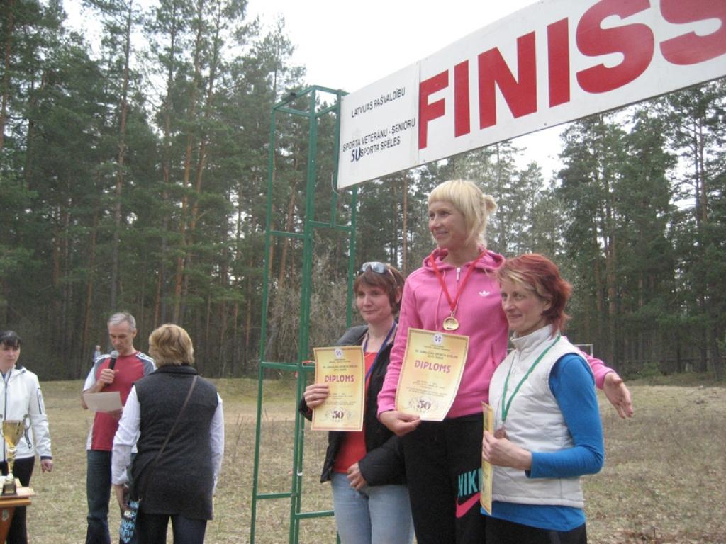 Latvijas Neatkarības atjaunošanas dienā, 4.maijā, Gulbenes novada komanda Rēzeknē ieguva ceturto vietu pašvaldību sporta veterānu jubilejas spēļu finālsacensībās pavasara krosā.
Autors: Diāna Odumiņa