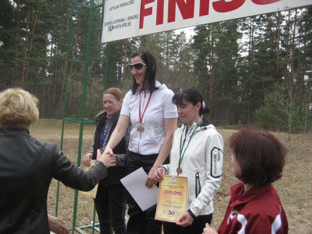 Latvijas Neatkarības atjaunošanas dienā, 4.maijā, Gulbenes novada komanda Rēzeknē ieguva ceturto vietu pašvaldību sporta veterānu jubilejas spēļu finālsacensībās pavasara krosā.
Autors: Diāna Odumiņa