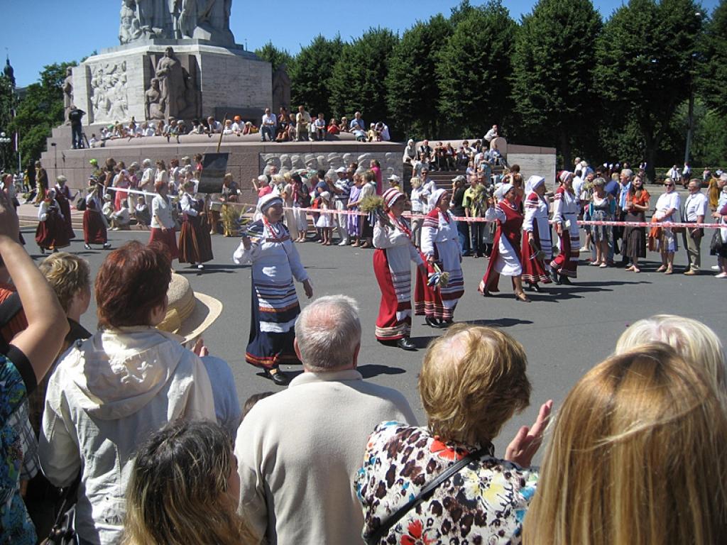 Autors: Diāna Odumiņa