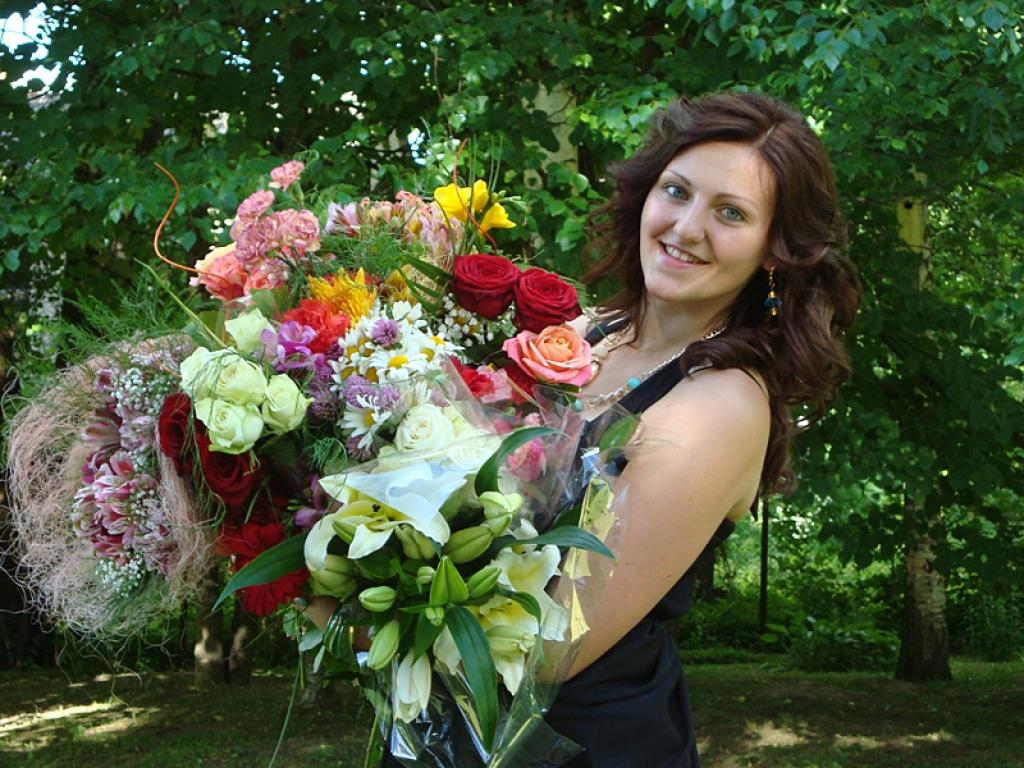1. Laura Romanova
2. Maija Obrumāne
3. Maija Obrumāne
4. Maija Obrumāne
5. Artūrs Haritonovs
6. Artūrs Haritonovs
7. Artūrs Haritonovs
8. Laura Romanova
9. Laura Romanova
10. Daira Jansone
11. Daira Jansone
12. Daira Jansone
13.Gabriella...