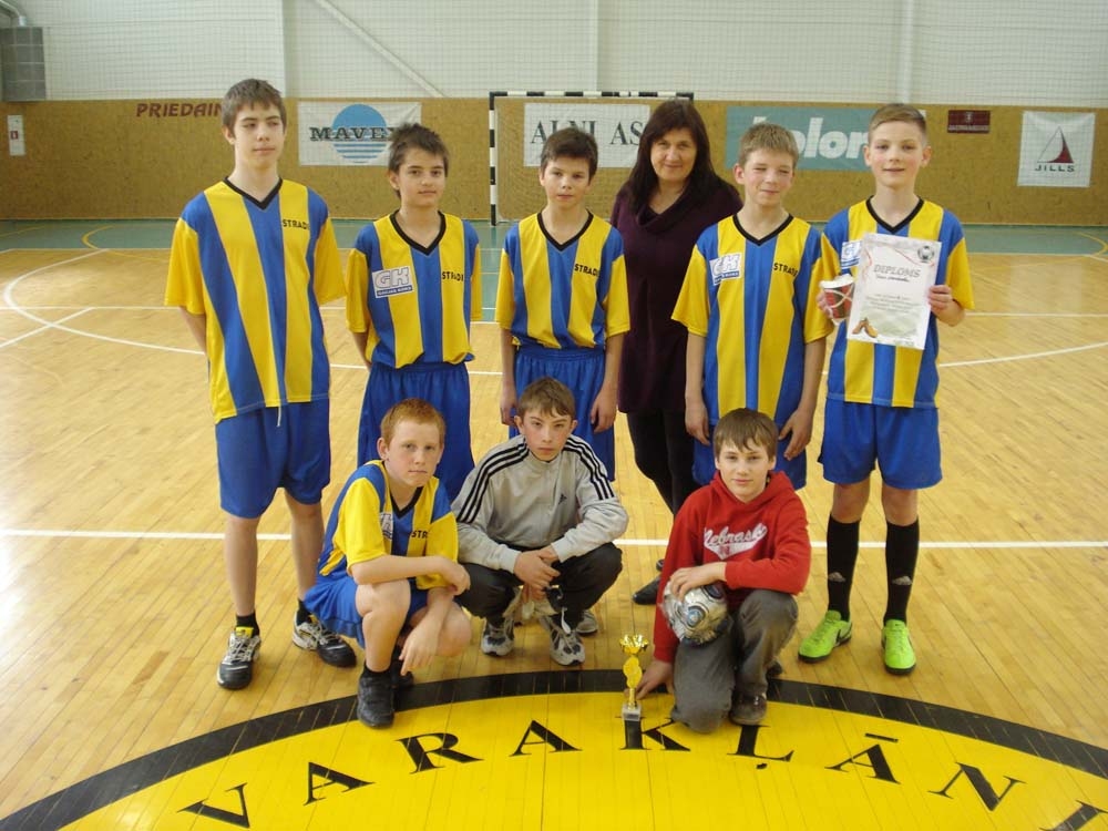 Stāķu komanda (vidējā grupa).