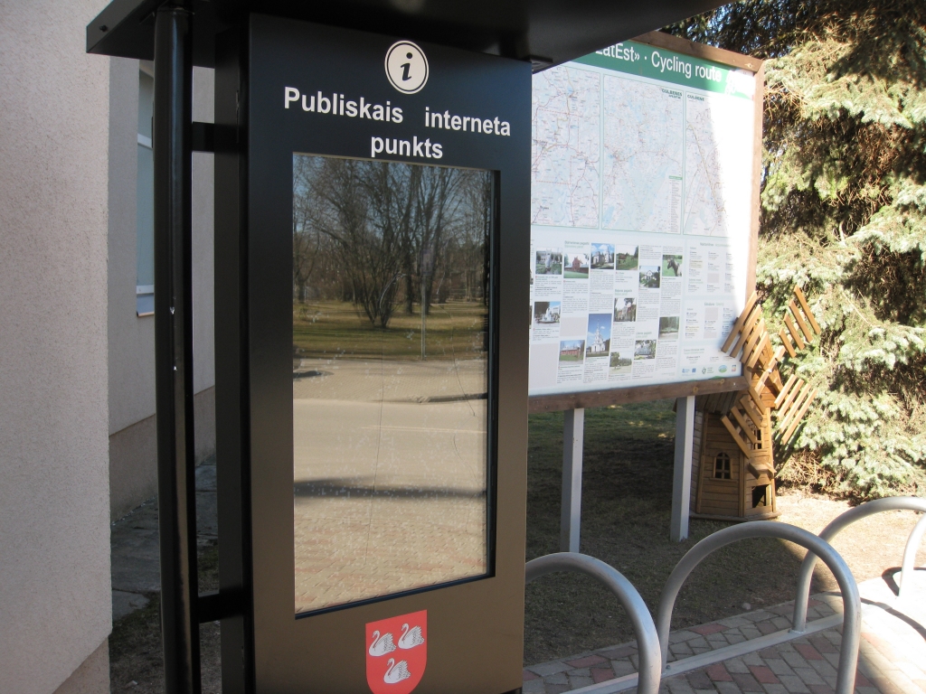 Gaisa temperatūras svārstību dēļ bija saplaisājis planšetes iekšējais stikls. Pagājušajā piektdienā bojātā daļa nomainīta, un tagad atkal viss ir kārtībā.
Autors: no 