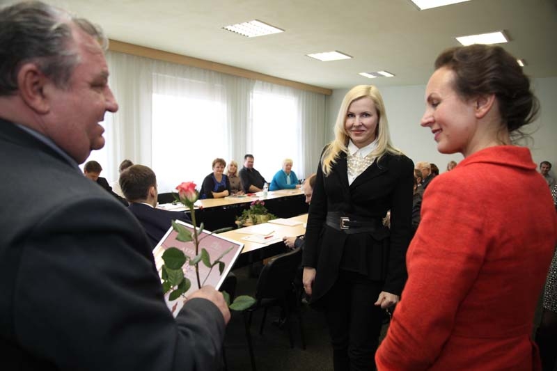 Atzinības rakstu par ilgtspējīgu, stabilu un atbildīgu uzņēmējdarbību novadā saņem arī SIA 