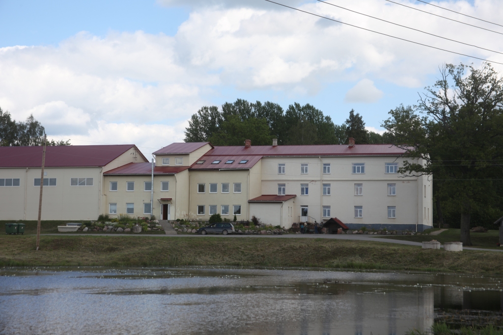 Tirzas pamatskolas ēkas energoefektivitātes uzlabošanai novada dome garantē 32 664,84 eiro jeb 15 procentus no visām izmaksām (195 098,93 eiro),
Autors: no 