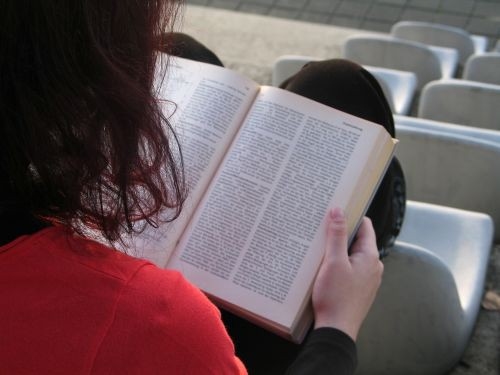Autors: no interneta