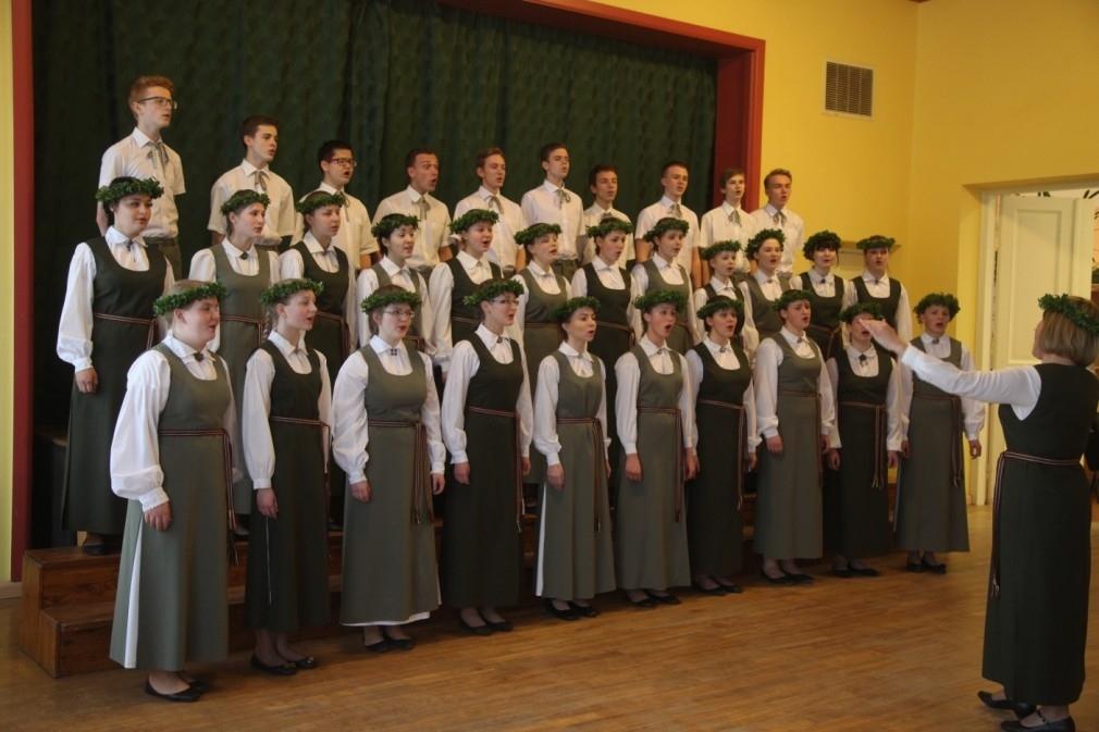 Gulbenes novada Valsts ģimnāzijas jauktais koris ''Silver'
Autors: no arhīva
