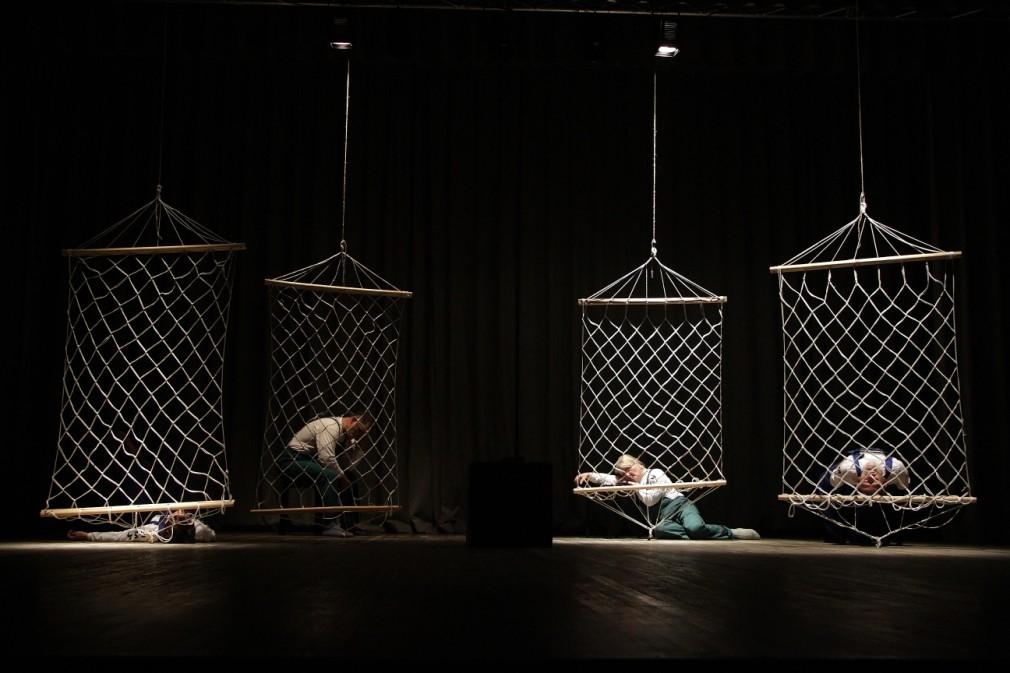 Alex Chagvinadze "Dāvana nāves dienā", "The Masks Hall" Bolnisi teātris (gruzija), režisors Zurab Khvedelidze
Autors: Sandra Dikmane