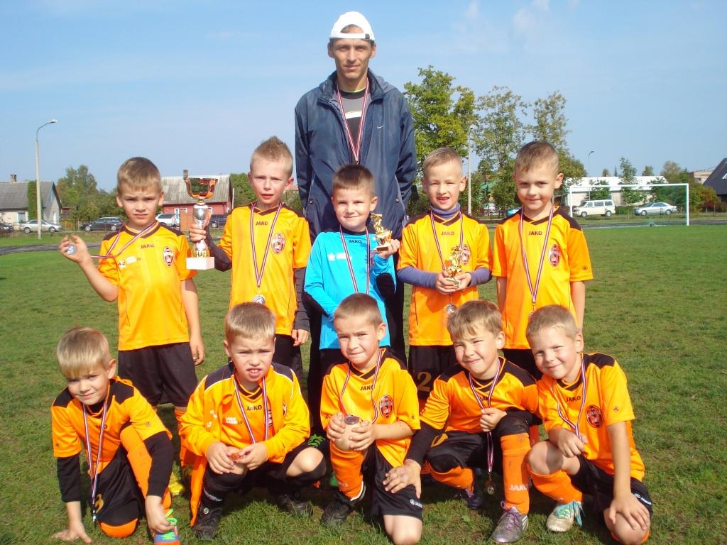 Gulbenes jaunie futbolisti U-6 grupā.

Autors: no personiskā arhīva