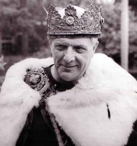 Oļģerts Kroders (1921. gada 9. augusts — 2012. gada 10. oktobris) bija latviešu teātra režisors, aktieris, skatuves mākslas pedagogs.
Autors: no VDT arhīva