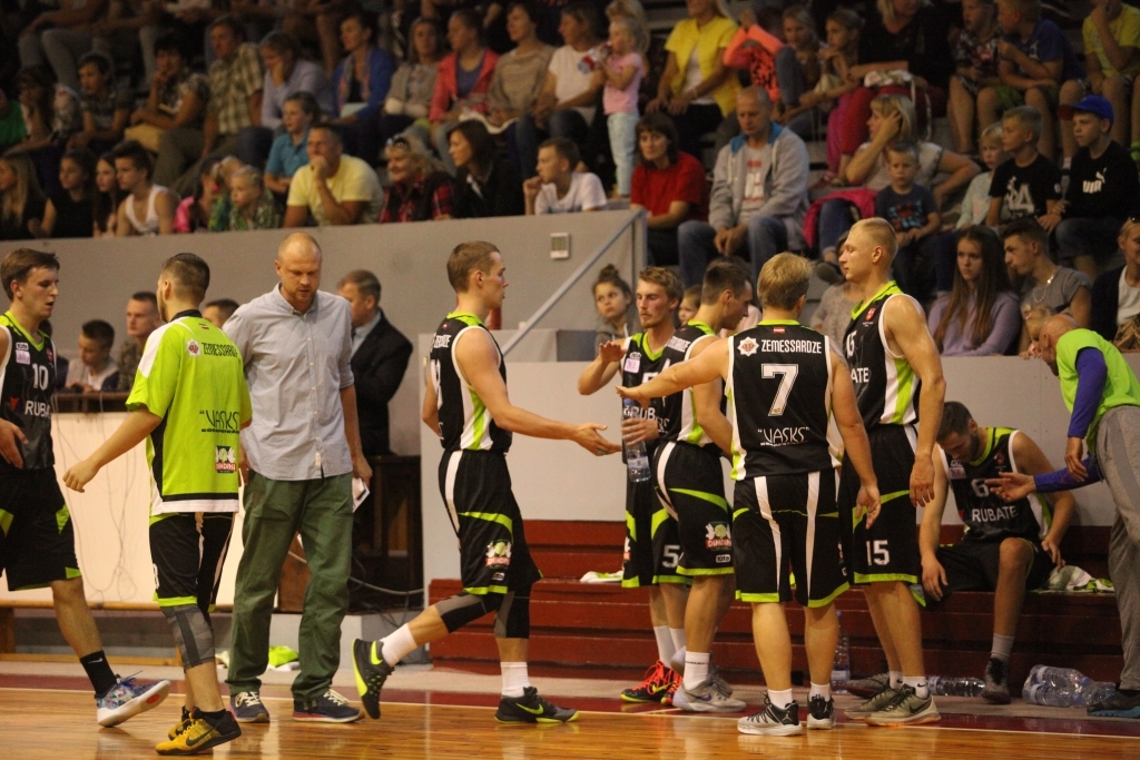 Mūsu basketbola komanda sezonu uzsākusi ļoti sekmīgi.
Autors: Gatis Bogdanovs