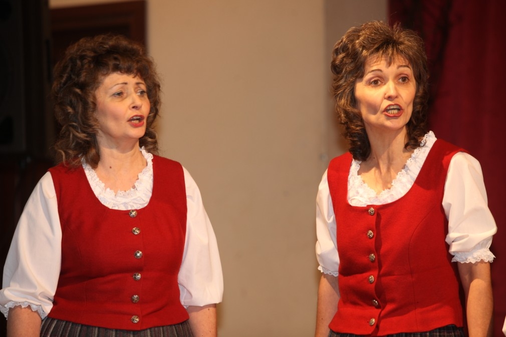Galgauskas kultūras nama jauktais vokālais ansamblis “Veišu muzikanti” (Inga Zomerovska).