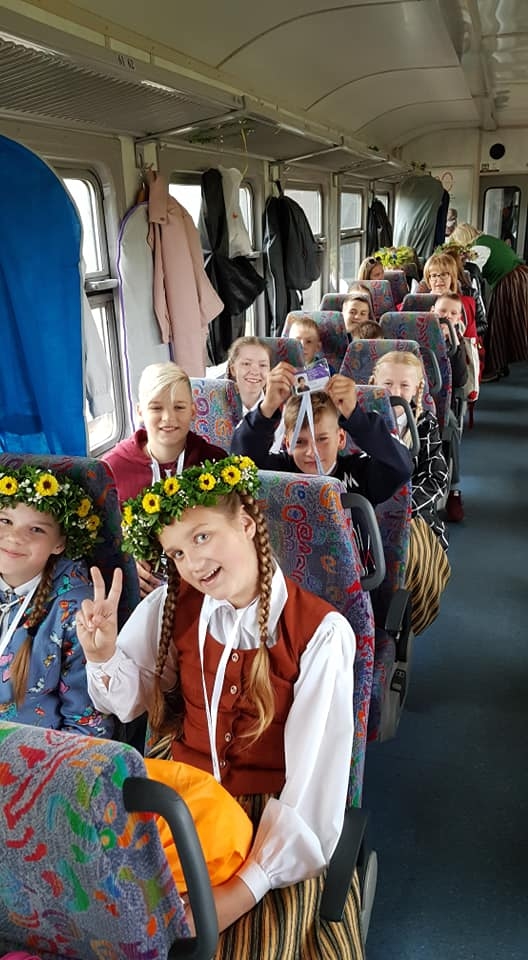 Ceļā dodas deju kolektīvs 