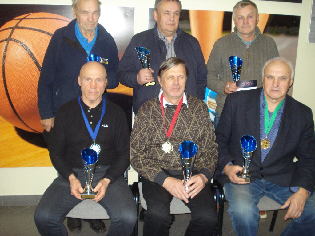 1.rindā no kreisās : D.Kaļiņins, M.Cīrulnieks, J.Vilcāns;
2.rindā no kreisās : I.Briedis, G.Podziņš, J.Gruševs.
Autors: no personiskā arhīva