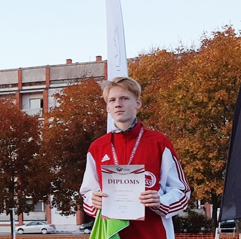 Gulbenes novada BJSSS audzēknis Lauris Lapsa Latvijas čempionāta krosā ieguva 3.vietu.
Autors: no personiskā arhīva
