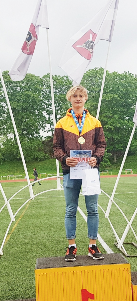 Rolands Blūms – 1.vieta 400 m U16 grupā.
Autors: no personiskā arhīva