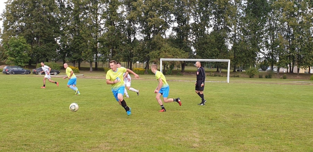 Gulbenes novada 2019.gada futbola čempionāta 3.sabraukumā Lizums izcīnīja uzvaru pret Stradiem (2:0) un piedzīvoja vienu zaudi pret Liteni (0:1).
Autors: Lizuma pagasts (facebook.com)
