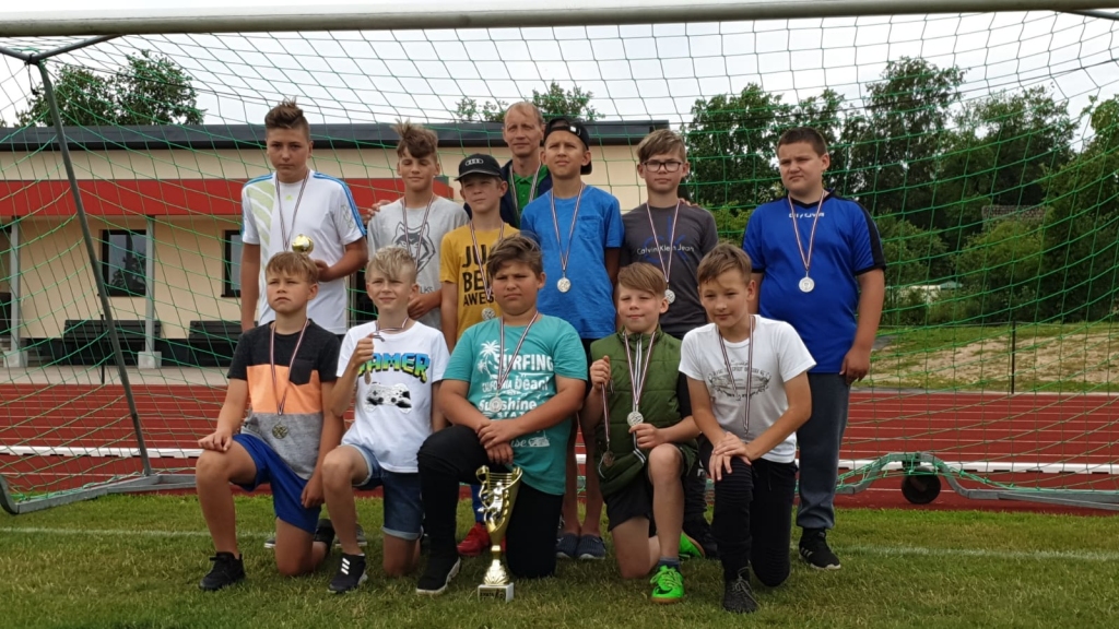 Gulbenes BJSS U-12 komanda.
Autors: no privātā arhīva