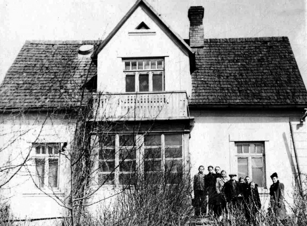 Pirmā māja Gulbenē, Pamatu ielā. Līdz mūsdienām nav saglabājusies.
Autors: no GNVM muzeja arhīva