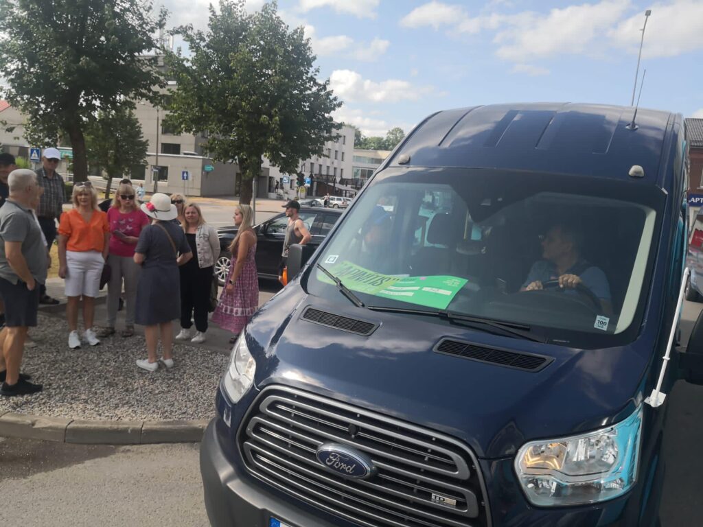 VPDK “Apinītis” , SDK “ Vērdiņš” un SDK “ Ratiņš” dodas  ceļā uz Rīgu.
Autors: Foto: "Facebook"/Gulbenes kultūras centrs