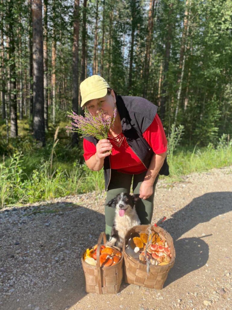 SĒŅOT PATĪK. Tagad – līdzi ņemot nūjas, pie kurām pieturēties. Suņuks Riksis ir līdzi kā kompanjons.
Autors: Foto: no personiskā arhīva