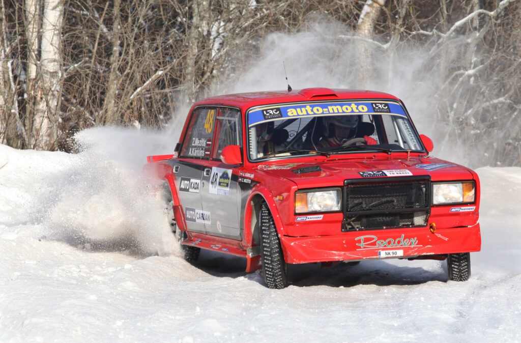 2011. GADA “SARMĀ” Z.Mezītis jau startēja kopā ar A.Kārkliņu, ko, pēc viņa teiktā, epizodiski dara vēl šobrīd.
Autors: FOTO: NO “DZIRKSTELES” ARHĪVA