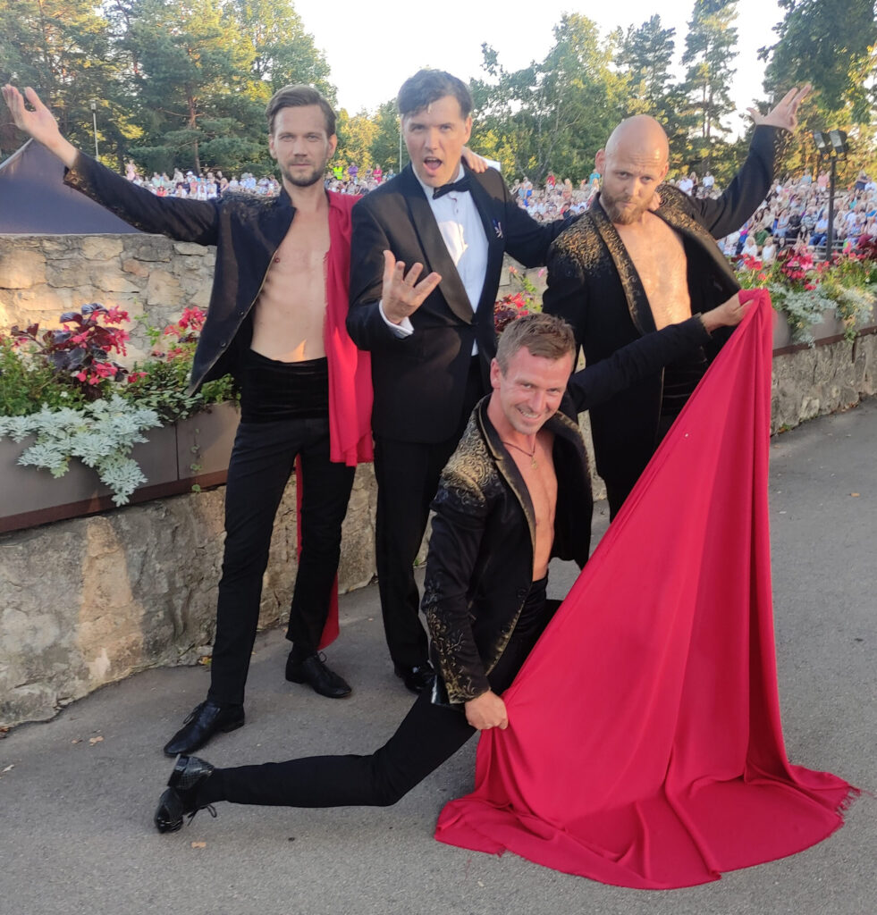 4. starptautiskajā operetes festivālā Ikšķilē 2022.gadā ar kolēģiem pēc Eskamiljo kuplejām no Ž.Bizē operas "Karmena". 
Autors: Foto: no privātā arhīva