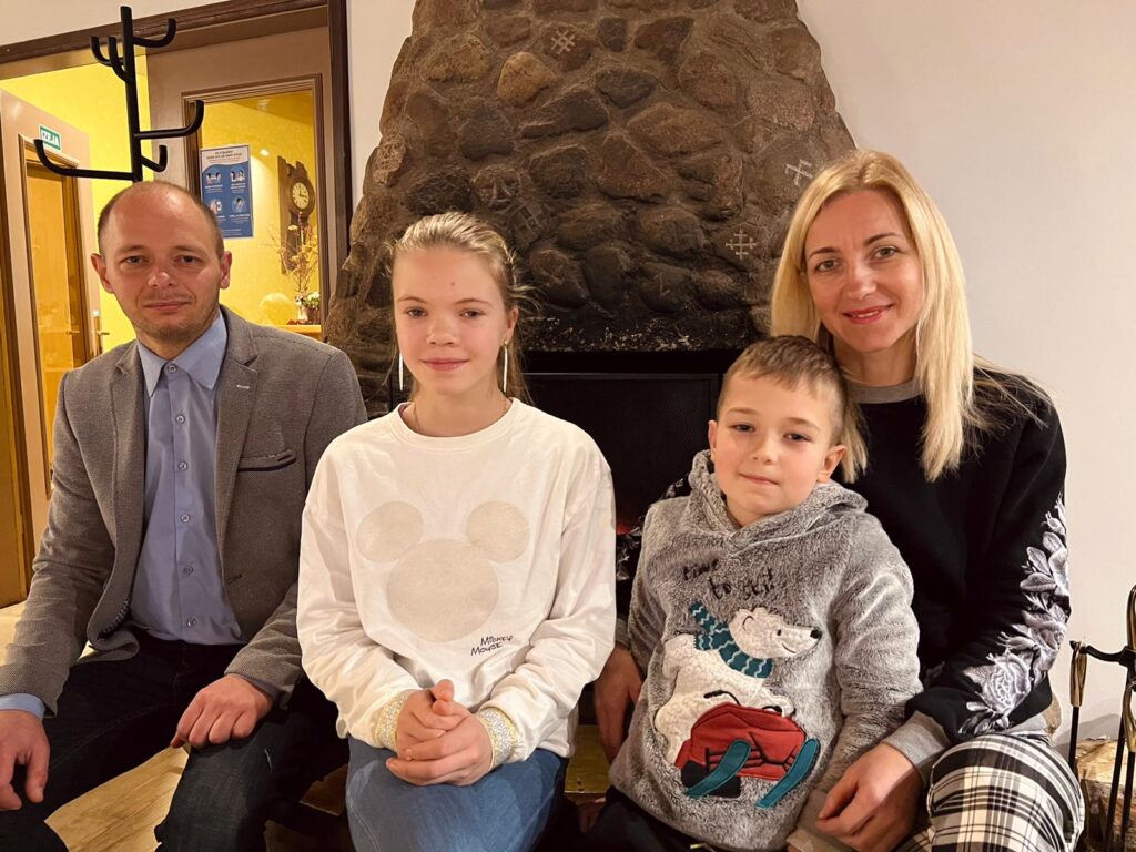 Bērni un ģimene – augstākā vērtība. Ilgvars Matīss kopā ar dzīvesbiedri Ilonu ir vecāki trim bērniem. Enija un Ernests ir kopā ar viņiem, bet vecākā meita Kristiāna – jau savā dzīvē.
Autors: Foto: no personiskā arhīva