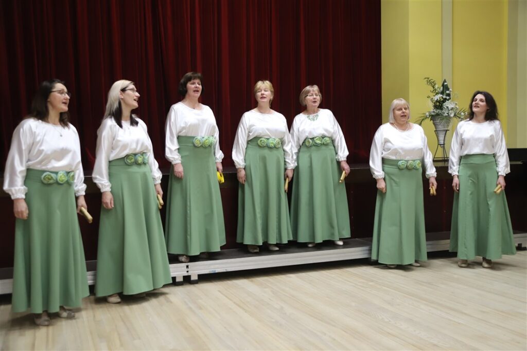Rankas kultūras nama sieviešu vokālais ansamblis "Menora"